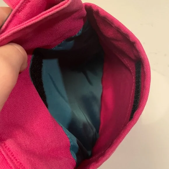 KAVU Keeper Cross Body Cotton Canvas Bag in Weathered Pink - Picture 7 of 11